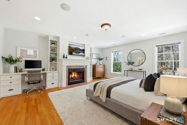 17 Bittersweet Way, Stonington, CT 06378