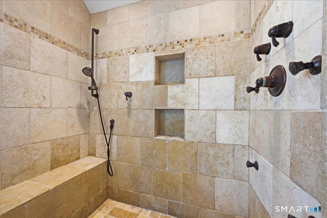 17 Bittersweet Way, Stonington, CT 06378