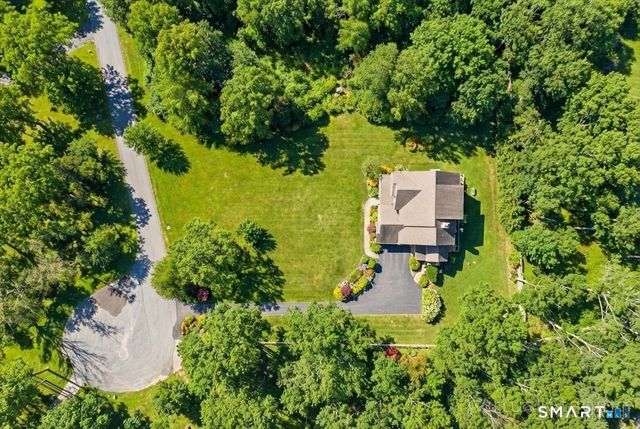 17 Bittersweet Way, Stonington, CT 06378