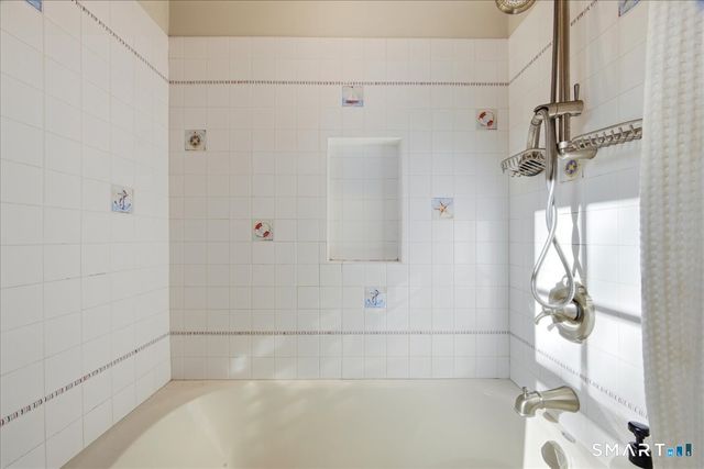 17 Bittersweet Way, Stonington, CT 06378