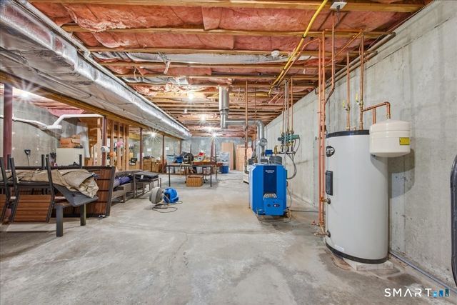 17 Bittersweet Way, Stonington, CT 06378