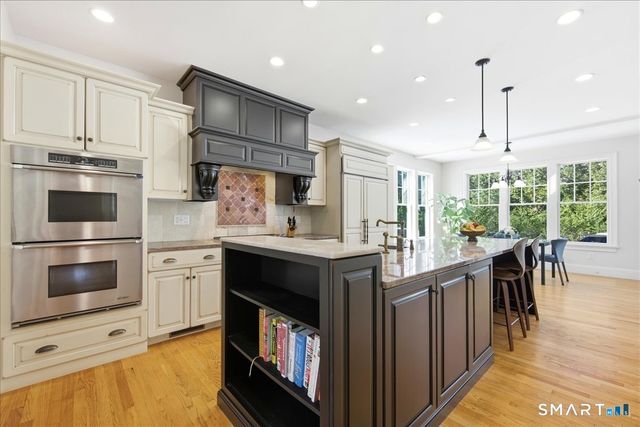 17 Bittersweet Way, Stonington, CT 06378