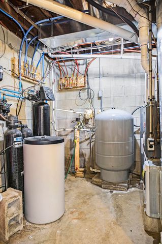 17475 W US Highway 223, Woodstock Twp, MI 49220