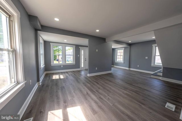 316 CLEMENTS BRIDGE RD, Barrington, NJ 08007