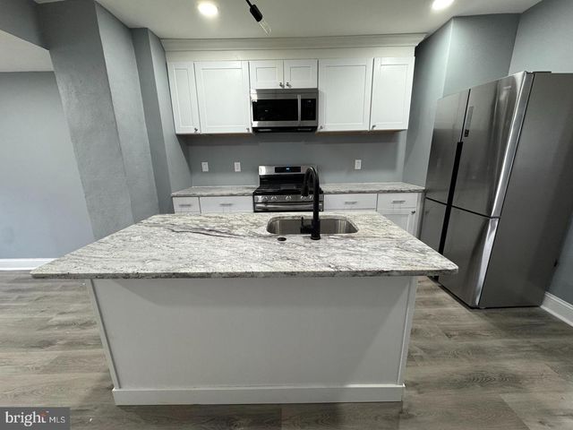 316 CLEMENTS BRIDGE RD, Barrington, NJ 08007