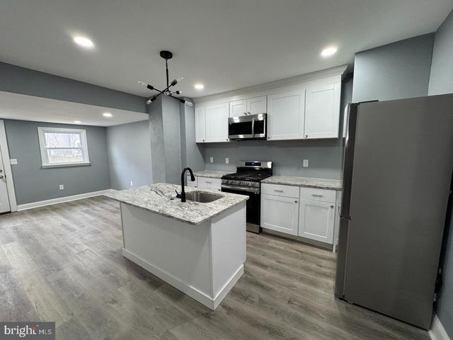 316 CLEMENTS BRIDGE RD, Barrington, NJ 08007