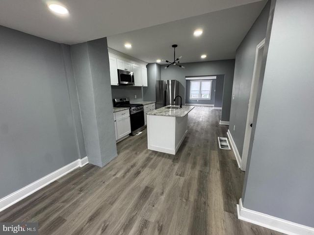316 CLEMENTS BRIDGE RD, Barrington, NJ 08007