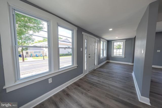 316 CLEMENTS BRIDGE RD, Barrington, NJ 08007