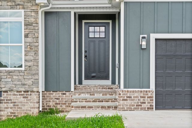 979 Bankside Dr, Clarksville, TN 37043