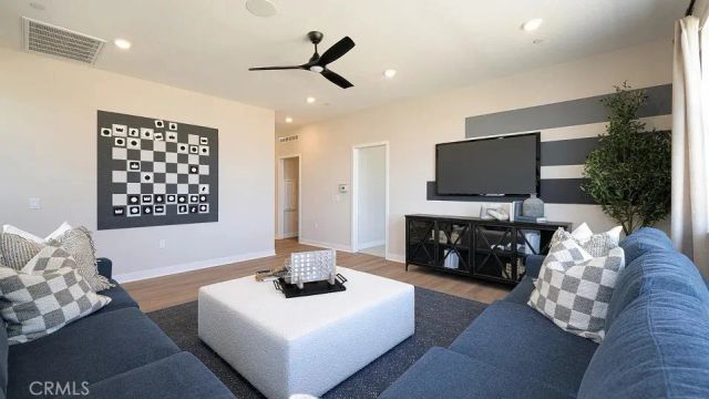 2164 Aneto Way, Santa Paula, CA 93060