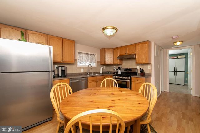 614 W 5TH ST, Palmyra, NJ 08065