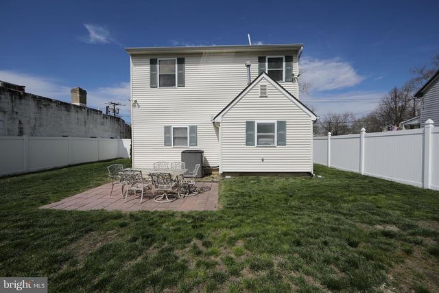 614 W 5TH ST, Palmyra, NJ 08065