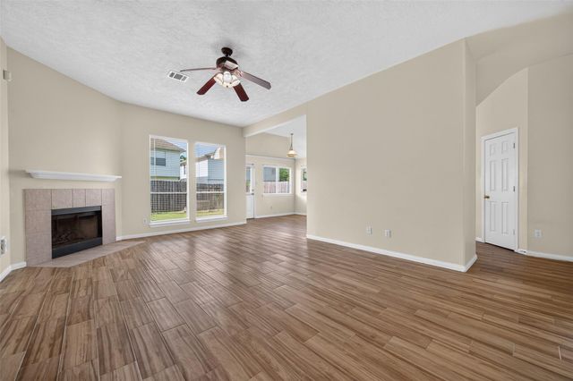 1706 Teal Run Place Drive, Fresno, TX 77545