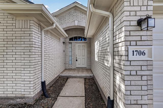 1706 Teal Run Place Drive, Fresno, TX 77545