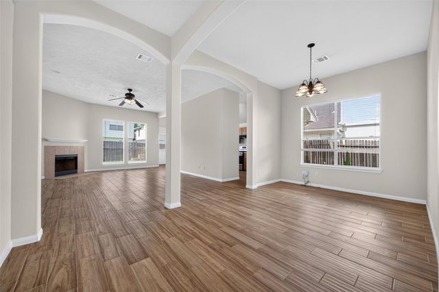 1706 Teal Run Place Drive, Fresno, TX 77545