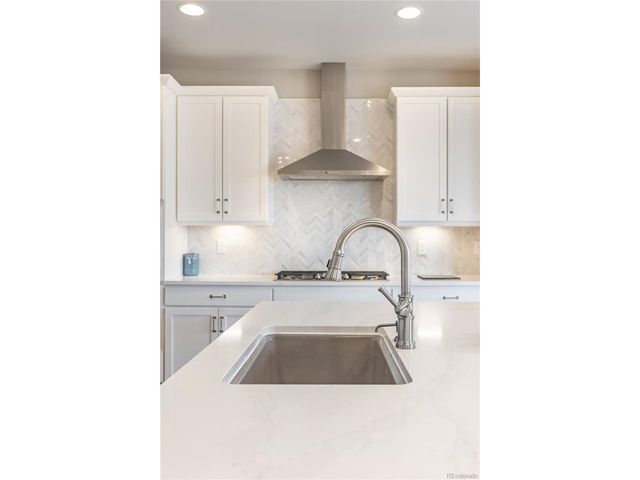 968 White Leaf Cir, Castle Rock, CO 80108