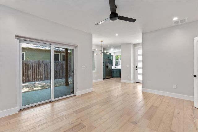 5200 Grover Ave, Austin, TX 78756
