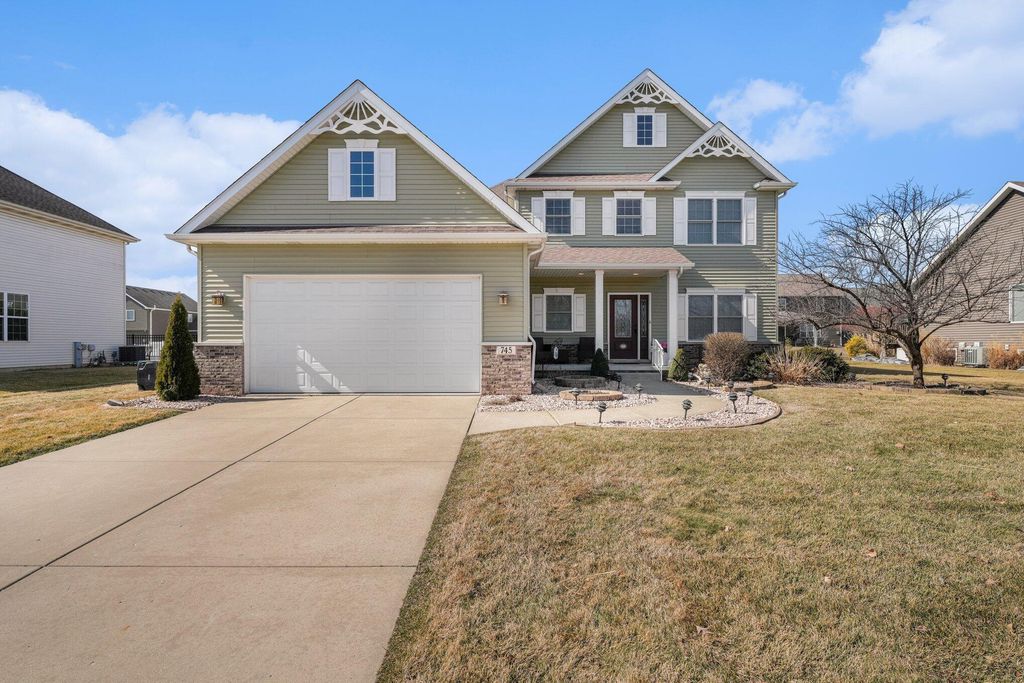 745 Huey Drive, Crown Point, IN 46307