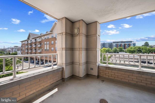 100 HARBORVIEW DR #212, Baltimore, MD 21230