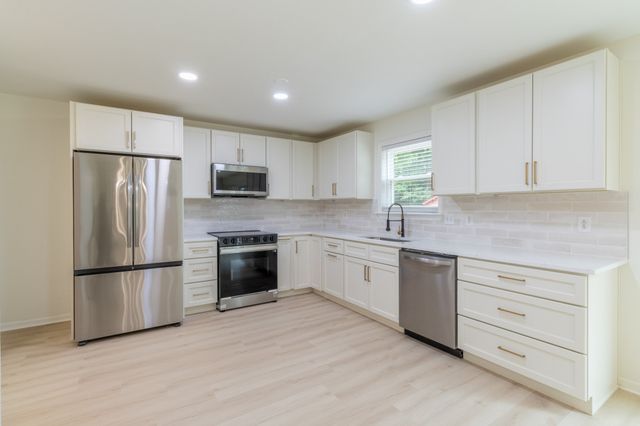 633 Glenties Dr, Smyrna, TN 37167