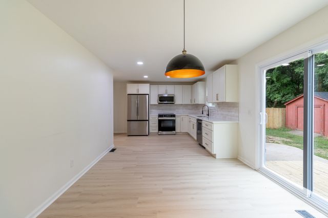 633 Glenties Dr, Smyrna, TN 37167