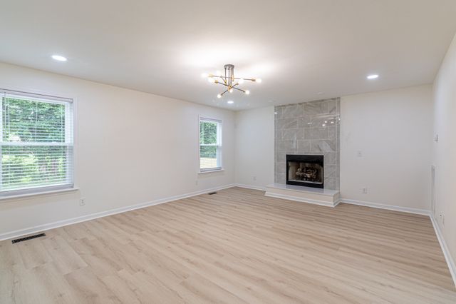 633 Glenties Dr, Smyrna, TN 37167