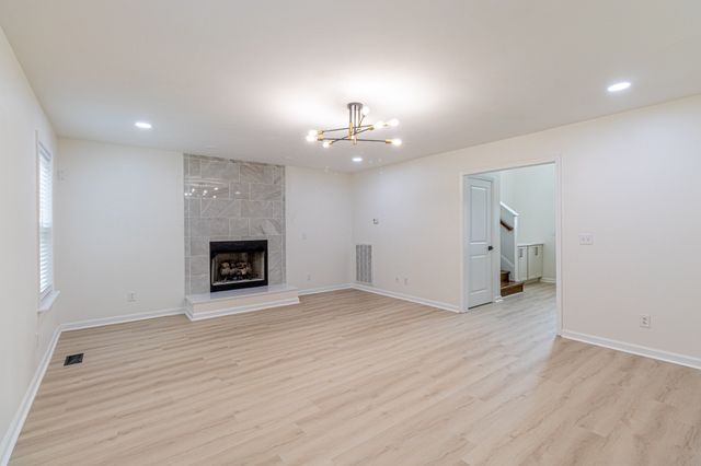 633 Glenties Dr, Smyrna, TN 37167