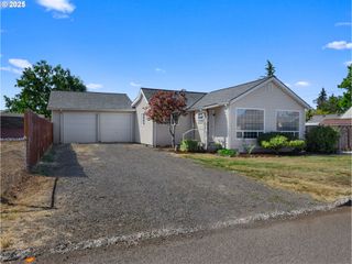316 BERKLEY Ave, Molalla, OR 97038
