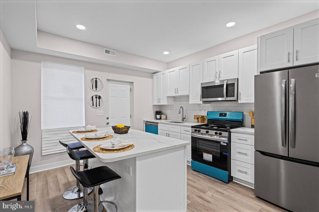 Image 11 of property listing at 1915 N BENTALOU ST, Baltimore, MD 21216