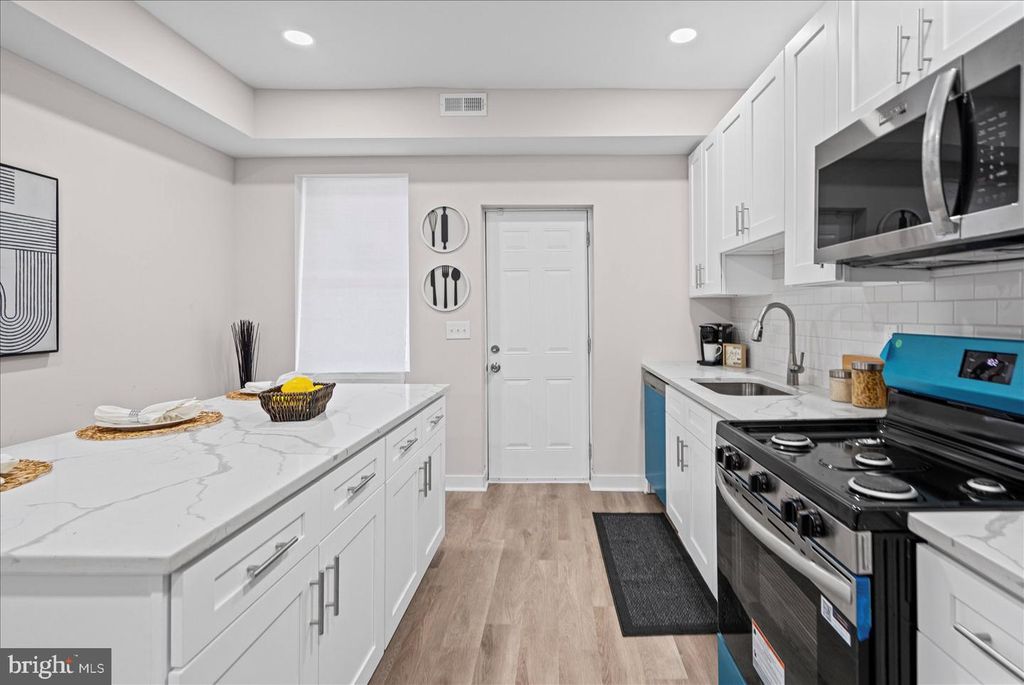 Image 8 of property listing at 1915 N BENTALOU ST, Baltimore, MD 21216