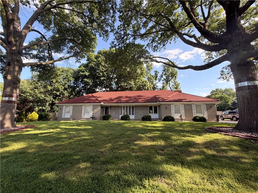 11705 W 60th Place, Shawnee, KS 66203
