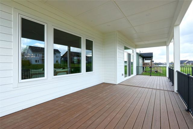 2257 Green Leaf Circle, Norwalk, IA 50211