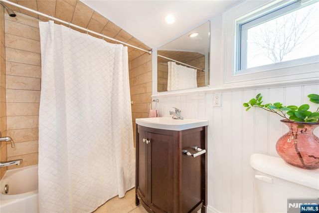 74 Franklin Street, Verona, NJ 07044