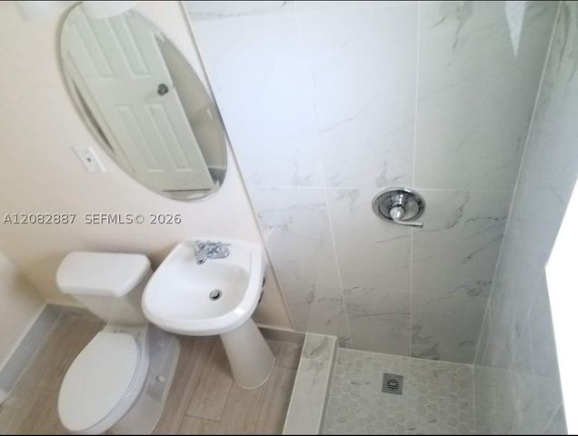 1200 NE 110th St 3, Miami, FL 33161