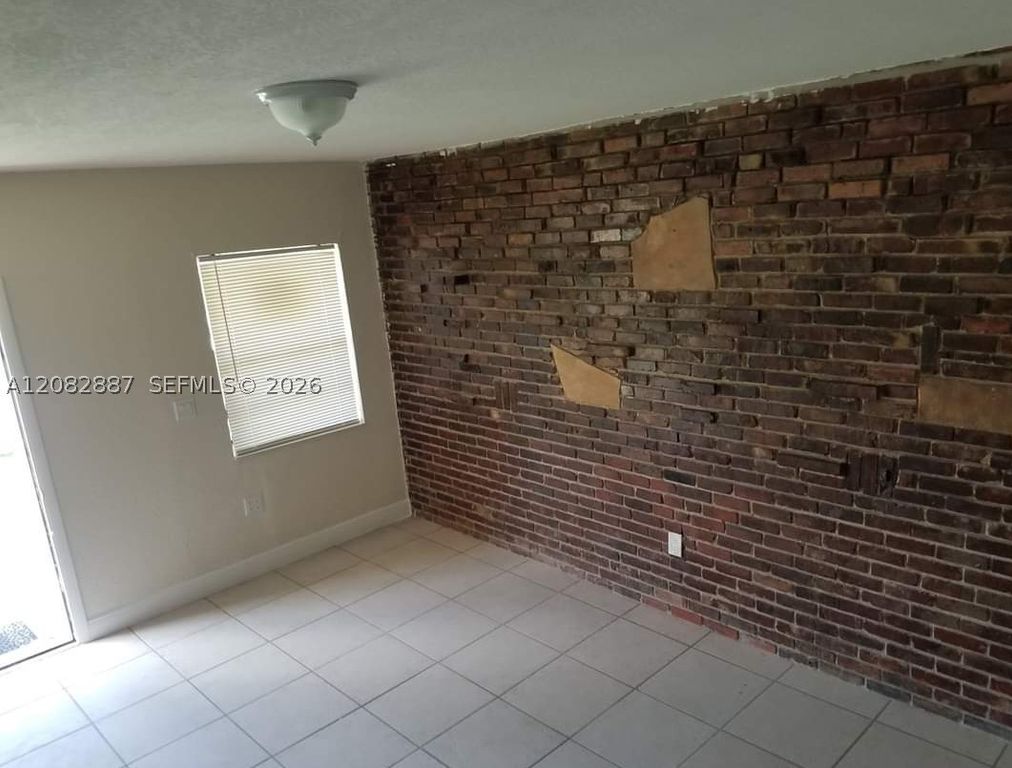 1200 NE 110th St 3, Miami, FL 33161