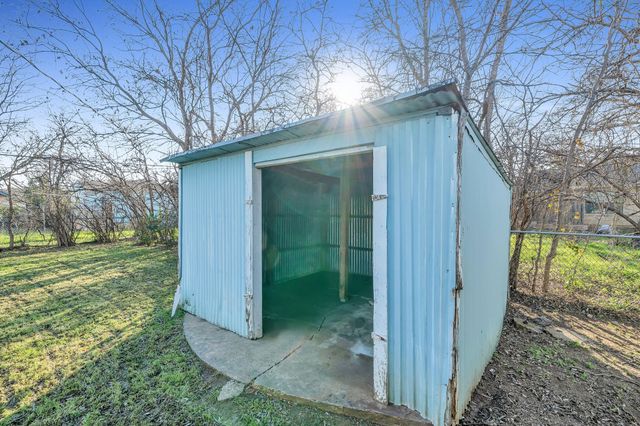 5809 Houghton Avenue, Fort Worth, TX 76107