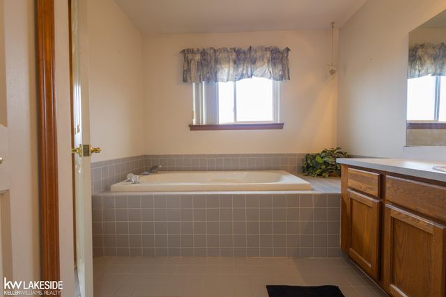 52802 Turnberry Drive, Chesterfield, MI 48051