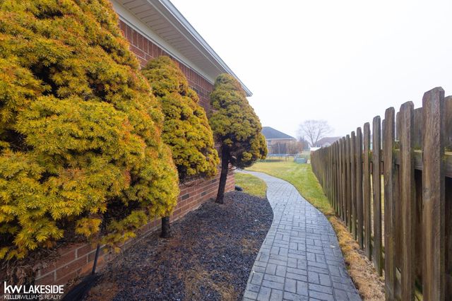 52802 Turnberry Drive, Chesterfield, MI 48051