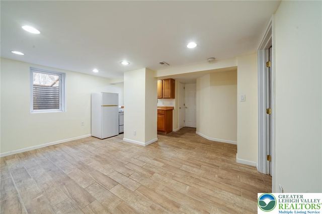 325 East Saucon Street, Hellertown Boro, PA 18055