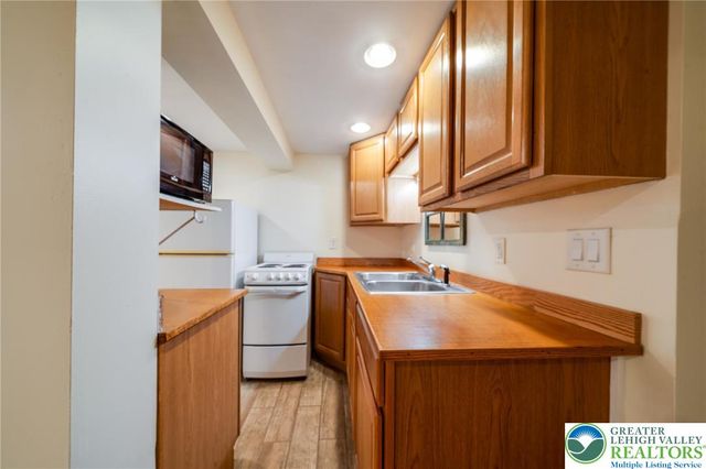 325 East Saucon Street, Hellertown Boro, PA 18055