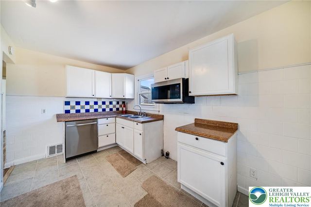 325 East Saucon Street, Hellertown Boro, PA 18055