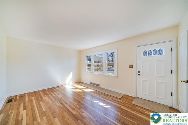 325 East Saucon Street, Hellertown Boro, PA 18055