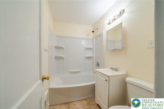 325 East Saucon Street, Hellertown Boro, PA 18055