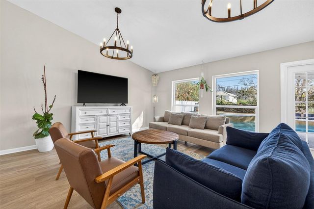 4705 FOXSHIRE CIRCLE, Tampa, FL 33624