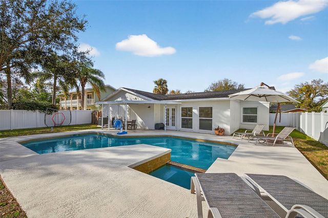 4705 FOXSHIRE CIRCLE, Tampa, FL 33624