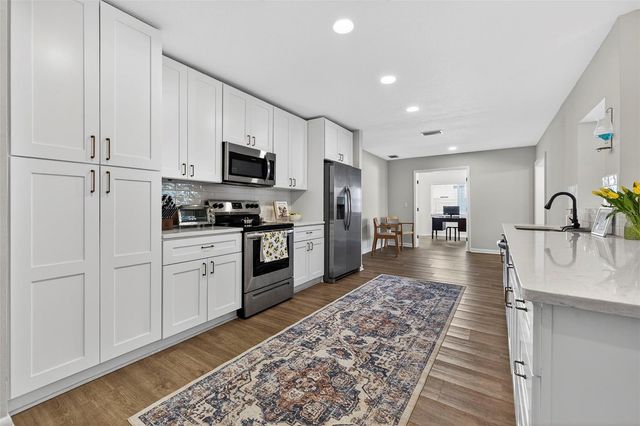 4705 FOXSHIRE CIRCLE, Tampa, FL 33624