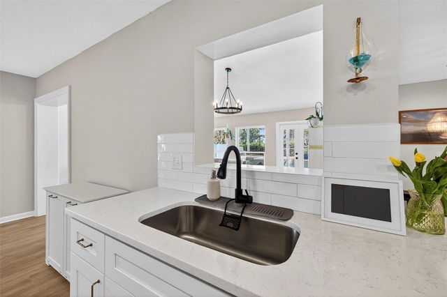 4705 FOXSHIRE CIRCLE, Tampa, FL 33624