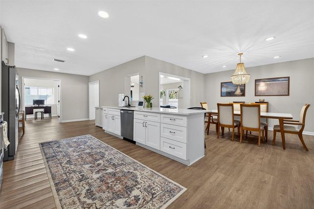 4705 FOXSHIRE CIRCLE, Tampa, FL 33624