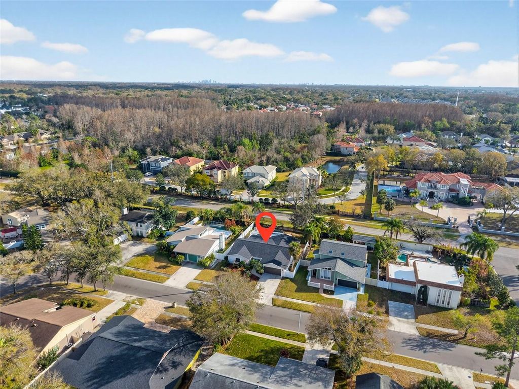 Image 2 of property listing at 4705 FOXSHIRE CIRCLE, Tampa, FL 33624