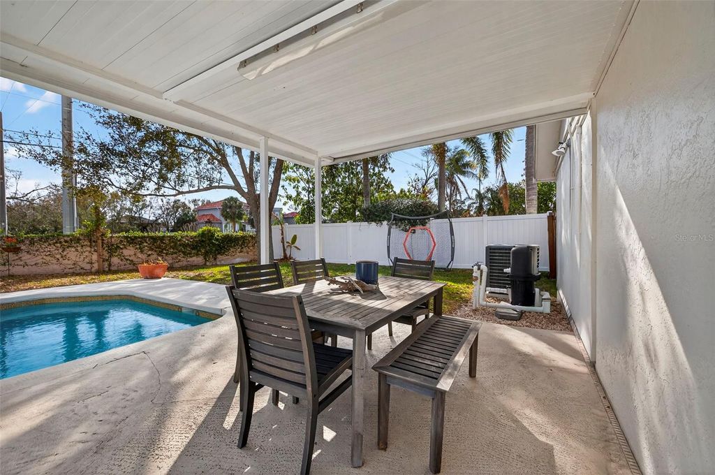 Image 20 of property listing at 4705 FOXSHIRE CIRCLE, Tampa, FL 33624